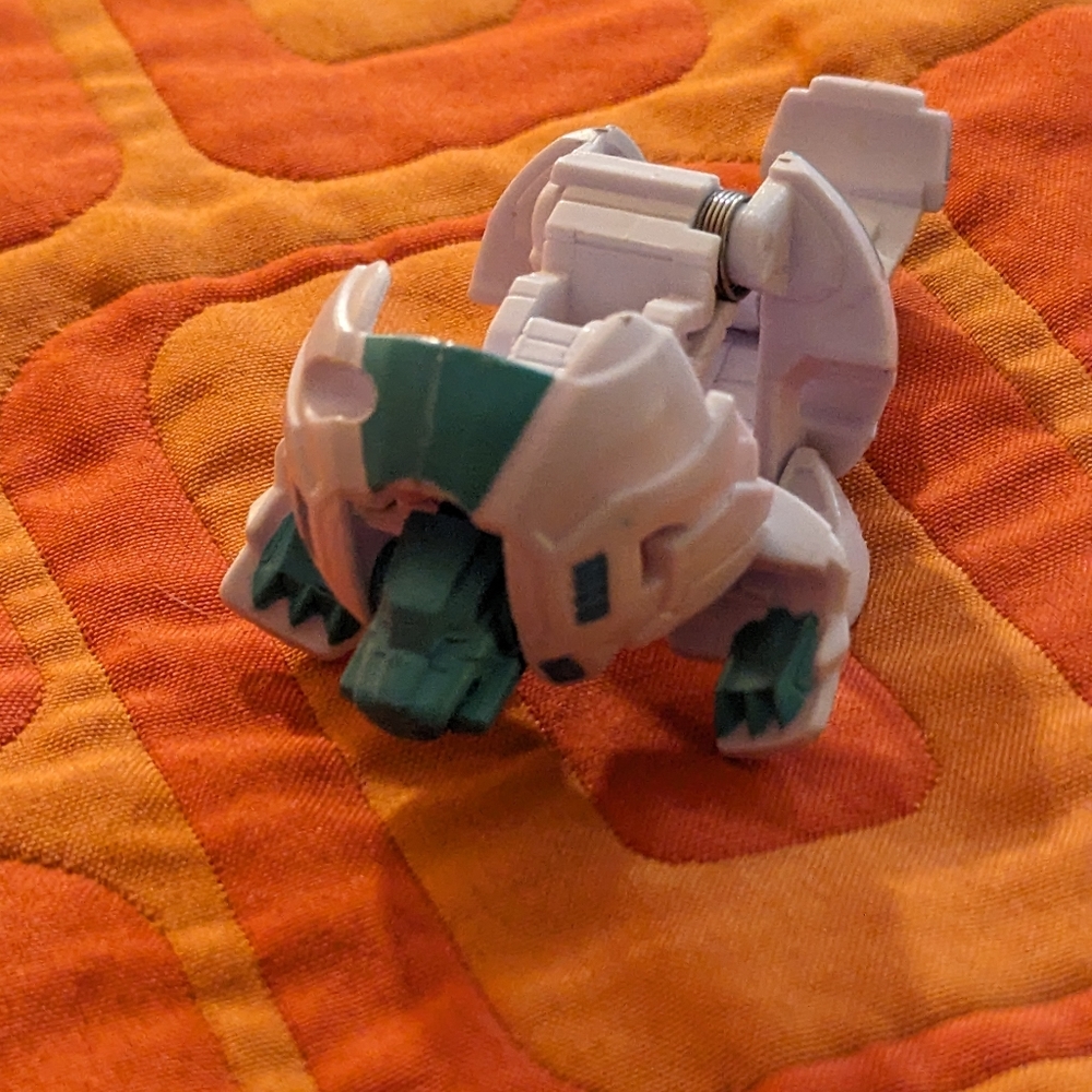 Bakugan Battle Planet. Haos Gorthion Ultra.  Transformers ball